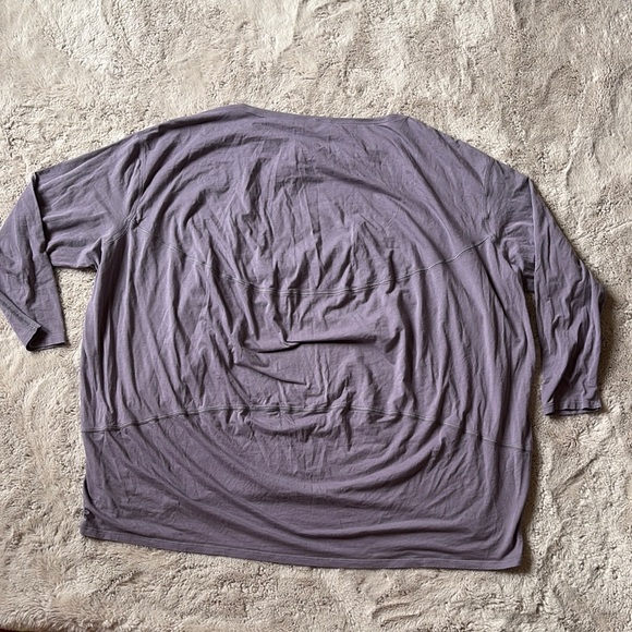 Lululemon back in action long sleeve shirt - Picture 3 of 3